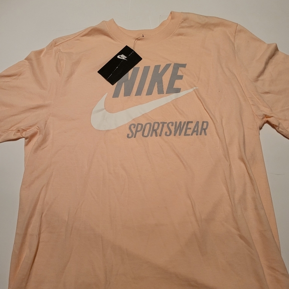 Men's T-Shirt Nike Sportswear Club - Picture 12 of 16